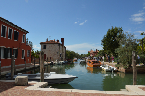 La fondamenta che conduce alla piazza